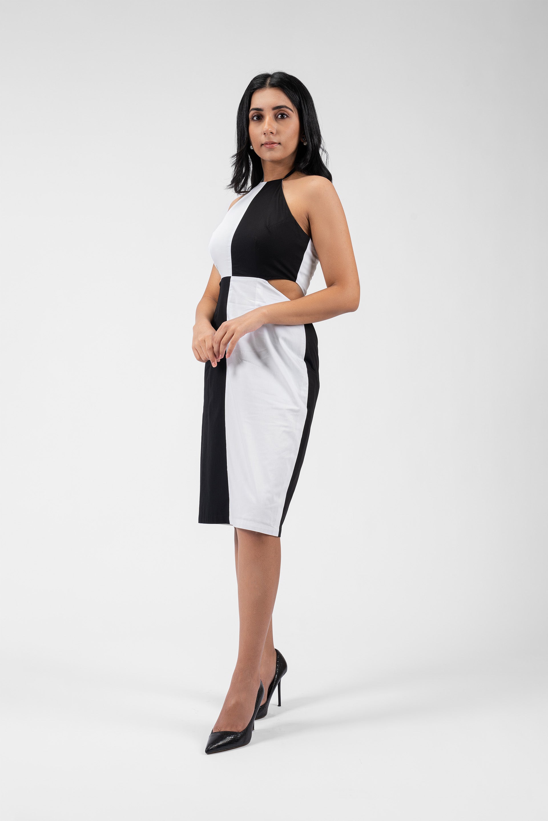 Sleek Halter Neck Color Block Dress