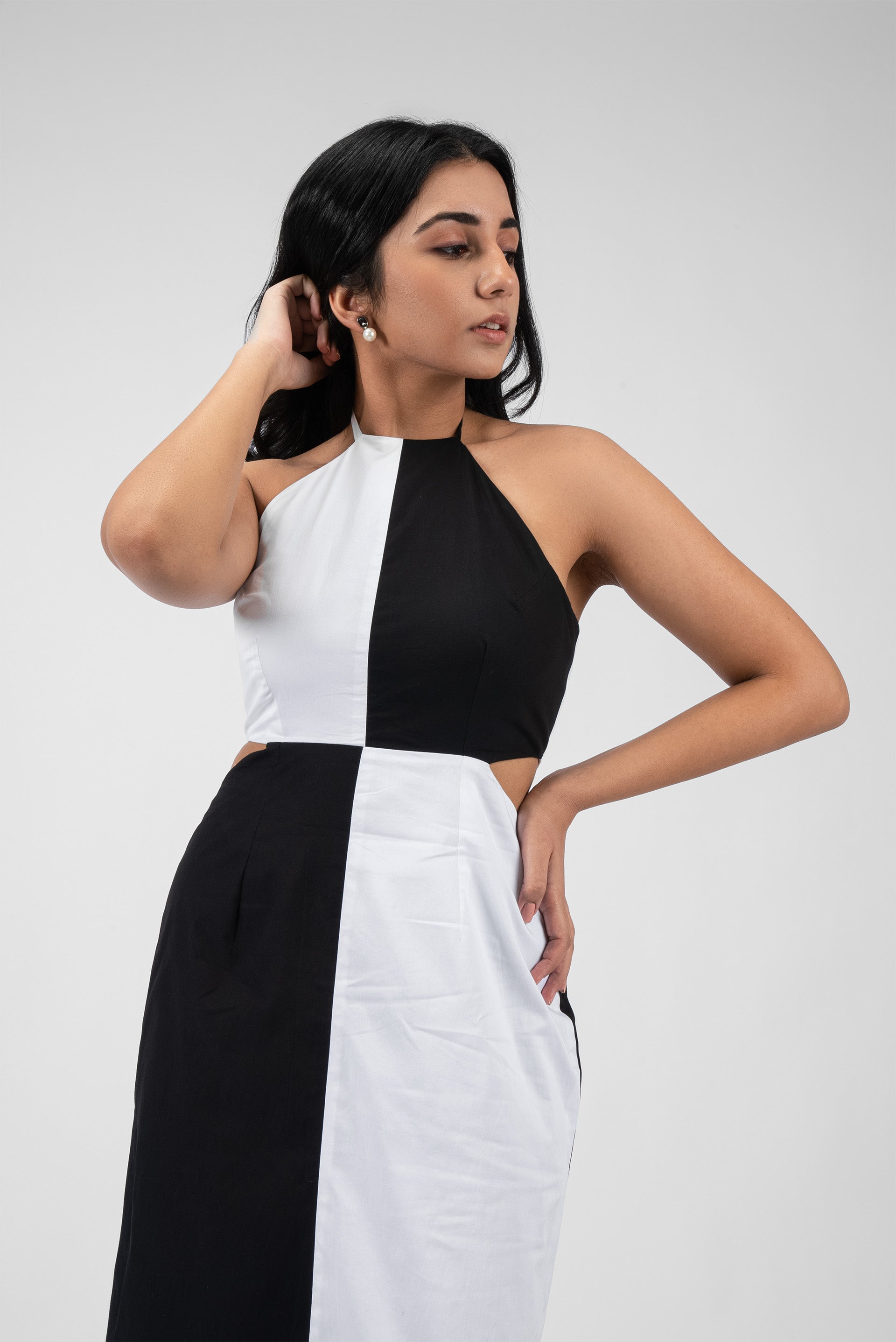 Sleek Halter Neck Color Block Dress